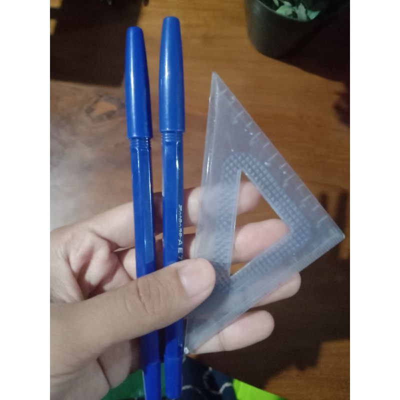 

Bolpoin snowman warna biru + penggaris
