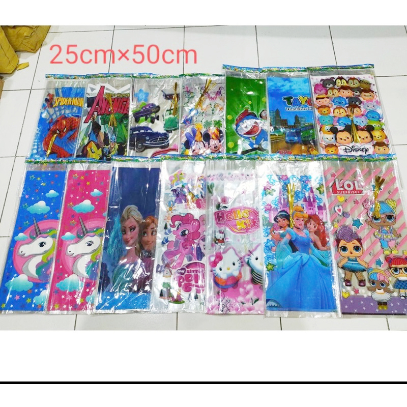 

[1 Pak] Plastik Bingkisan Snack +Pita Kawat/ Souvenir Ulang Tahun Anak Uk Besar (25 Cm X 50 Cm) Isi 10 Pcs