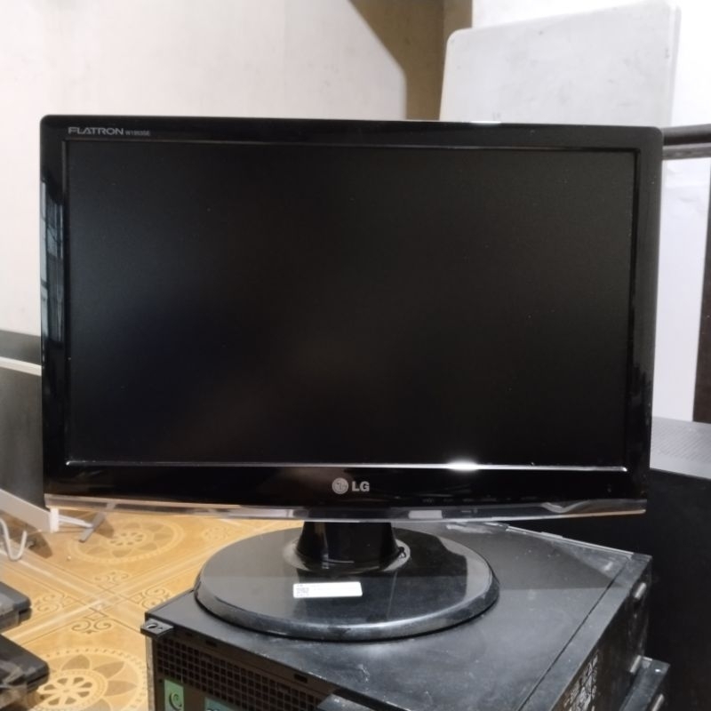 MONITOR LG FLATRON W1953SE 19 INCH MURAH