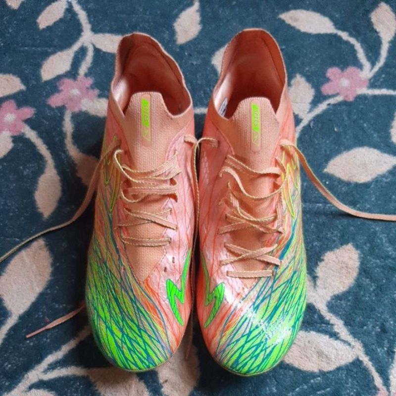 SEPATU BOLA FG SPECS ALPHA NERVE ELITE NO.39