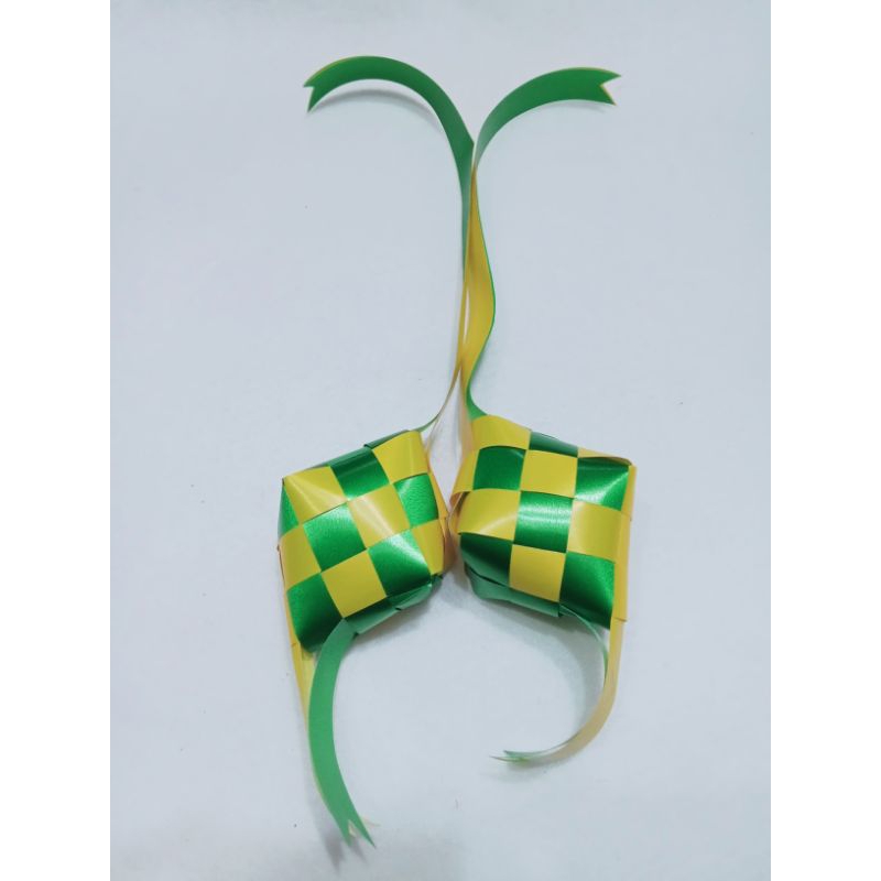 

ketupat kecil dari pita / ketupat hiasan lebaran / pita bentuk ketupat hiasan parcel lebaran hampers