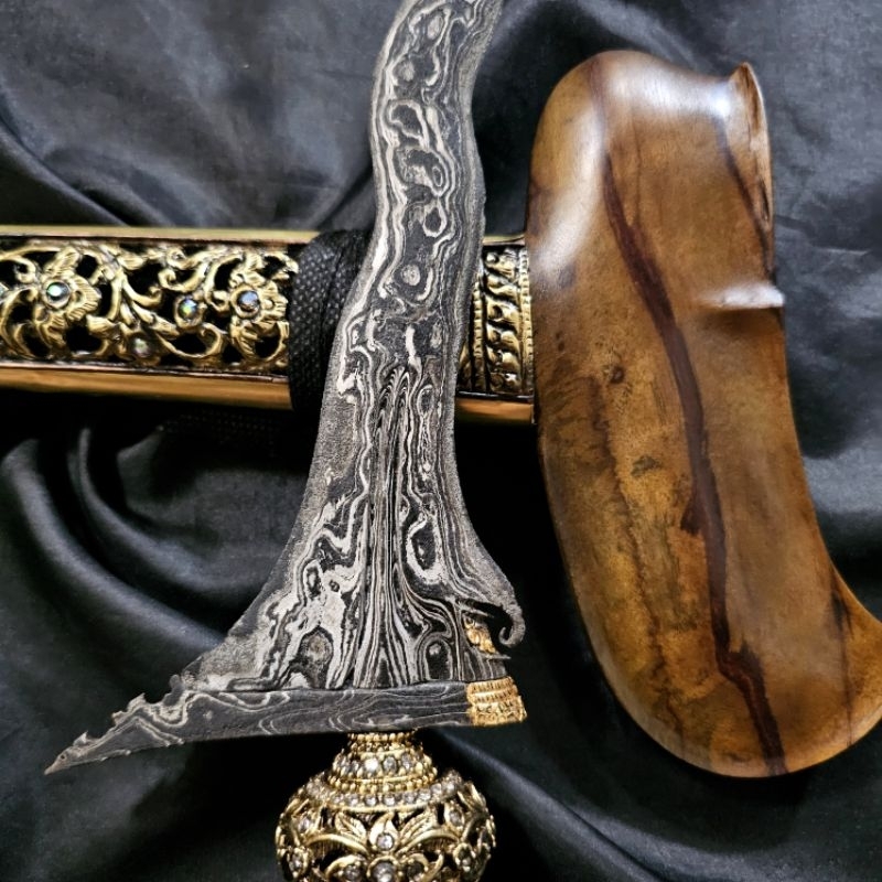 Keris Sengkelat Luk 13 Kinatah EMAS Pamor Uler Lulut