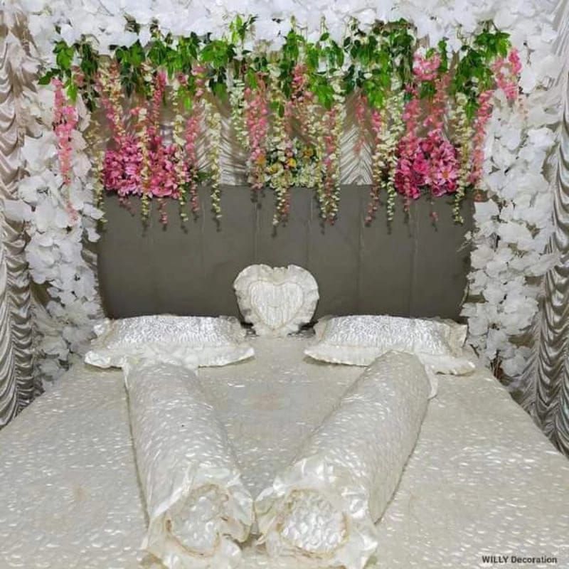 sprei satin pengantin / sprei pengantin rumbai 2 susun / sprei satin merk rosana / bedcover penganti
