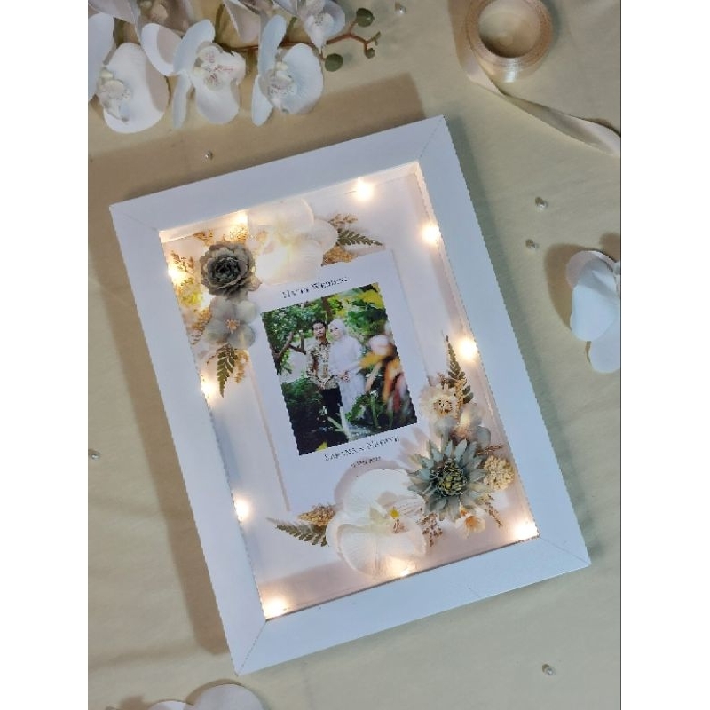 WEDDING GIFT FRAME LED