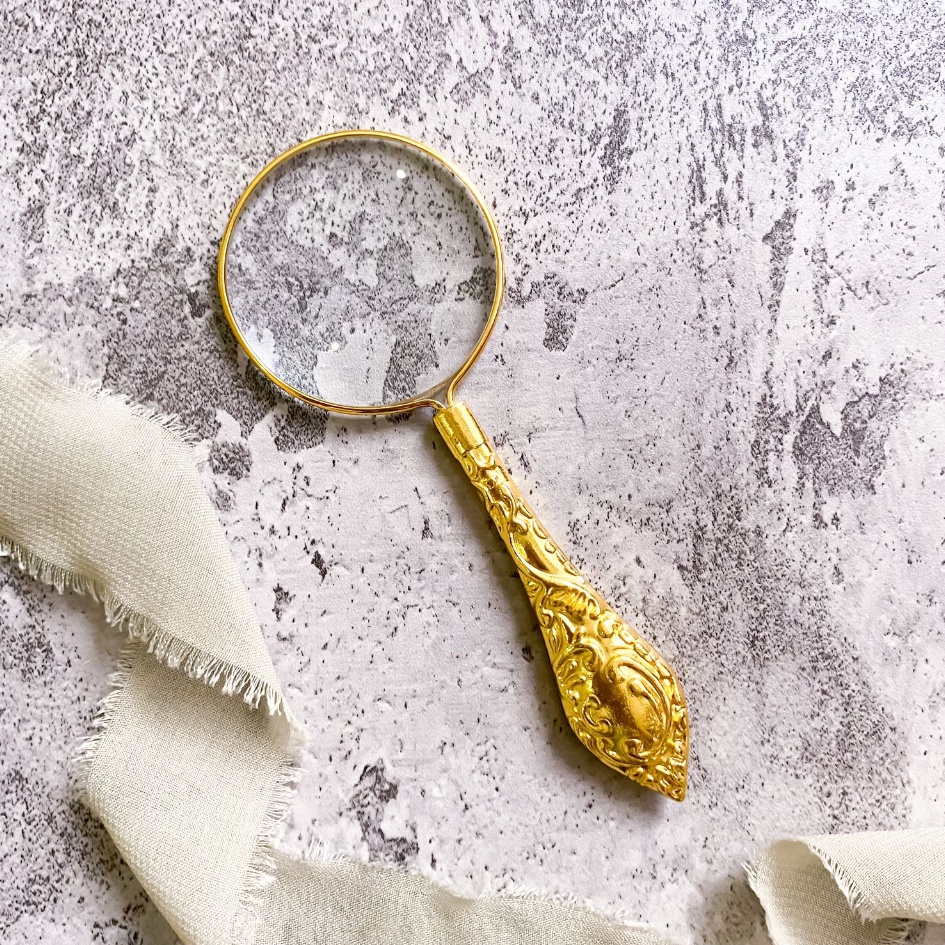 

Kaca Pembesar Vintage Magnifying Glass Lens Emobossed Handheld ART O5B7