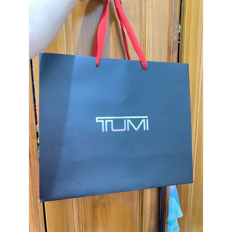 

paperbag TUMI big