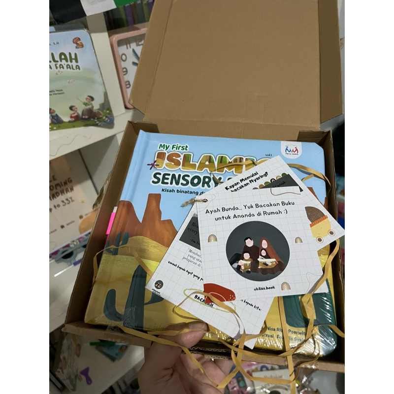 Ready Stock ❕Boardbook My First Islamic Sensory Book by Mecca Medina