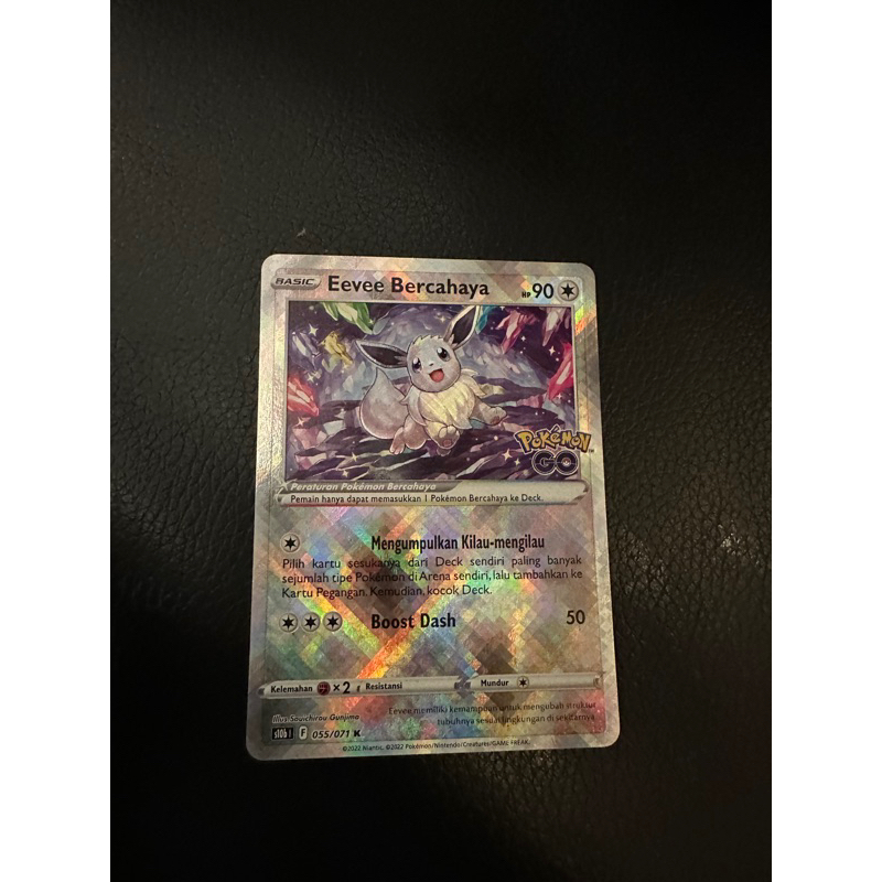 kartu pokemon eevee bercahaya