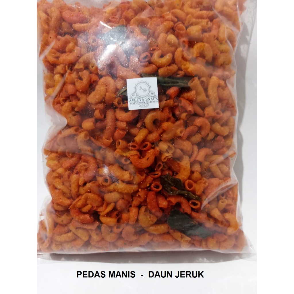 

Makaroni Bantat Pedas Manis Daun Jeruk 1 KG Kiloan Snack Makroni Bantet Pedas Manis AVEEVA