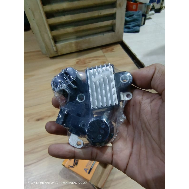 IC regulator nissan140A 12v Dinamo amper