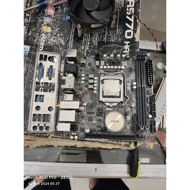 mainboard Asus h110i ddr3 procsesor core i3-7100 gen7