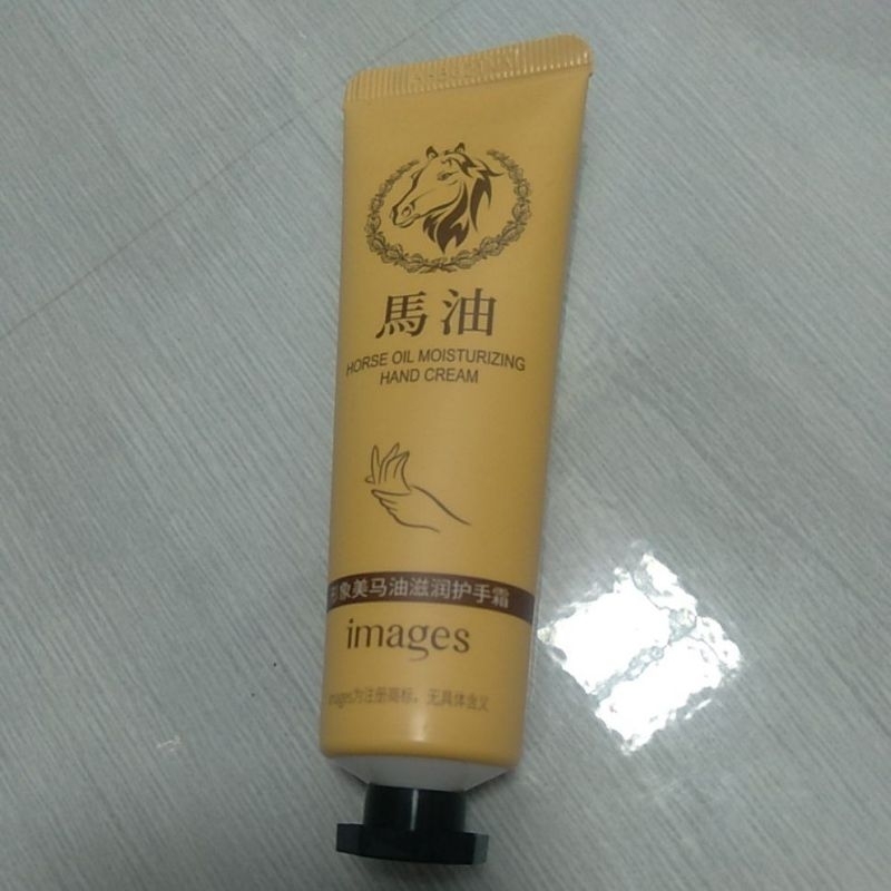 Cream Pemutih Tangan HORSE OIL MOISTURIZING HAND CREAM