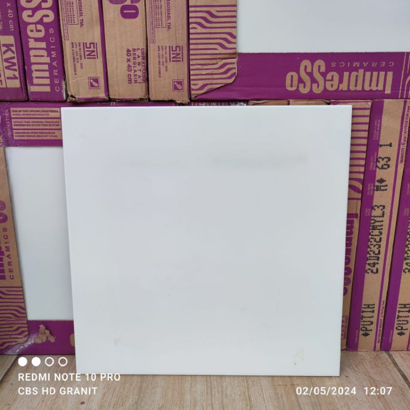 Keramik lantai 40x40 putih polos impresso