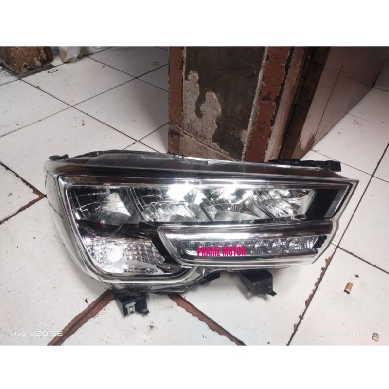 HEADLAMP SUZUKI XL 7