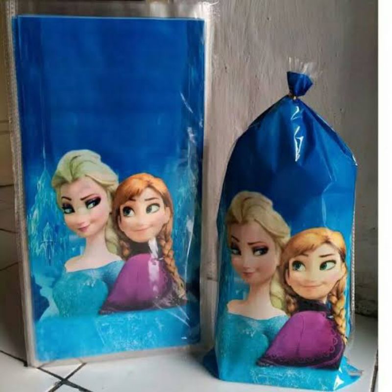 

Plastik Snack Ulang Tahun / Plastik Kado / Plastik Souvernir Frozen