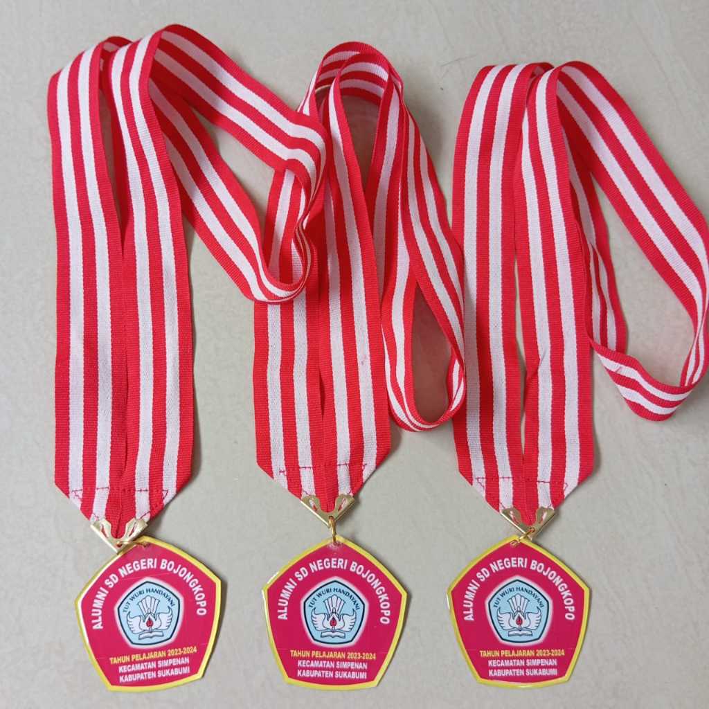 

MEDALI PERPISAHAN MEDALI WISUDA MEDALI CUSTOM
