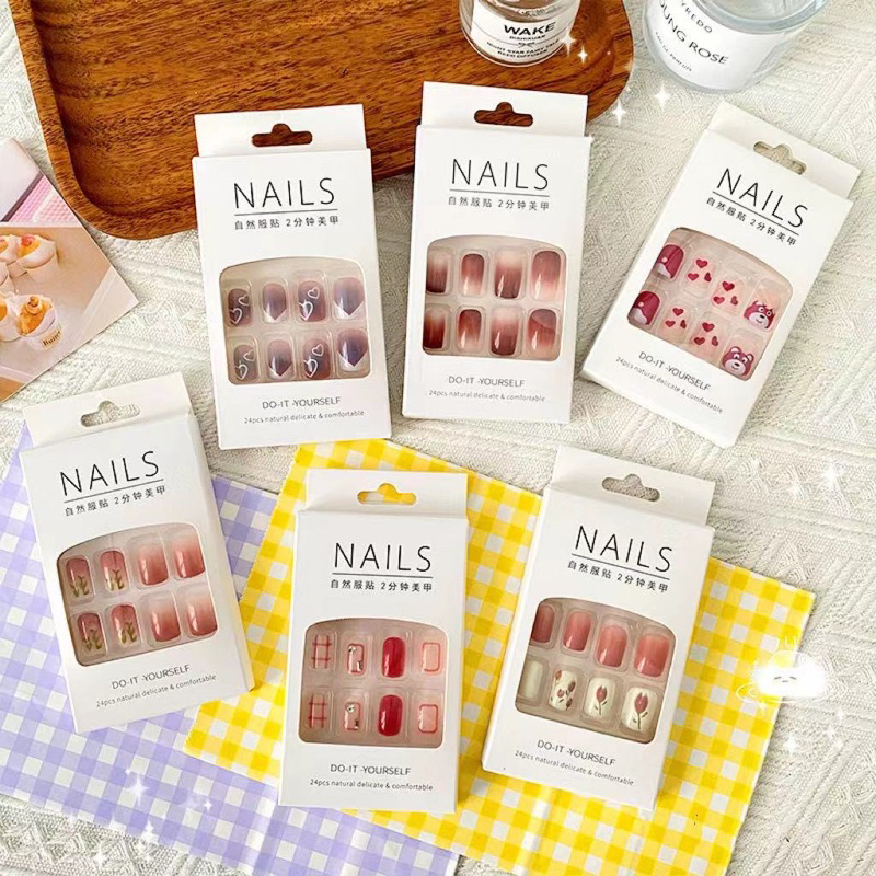 24 Pcs Kuku Palsu Dan Lem Fake Nail Art 3d Kuku Palsu Tahan Air 24 Pcs Kotak. kuku natal nail Christ