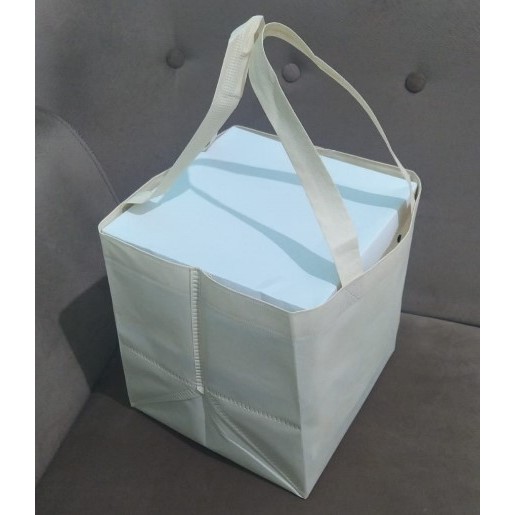 

Tas Berkat Hajatan TEBAL Muat 3 Box Nasi 22x22 cm Selametan Free Sablon Kuat