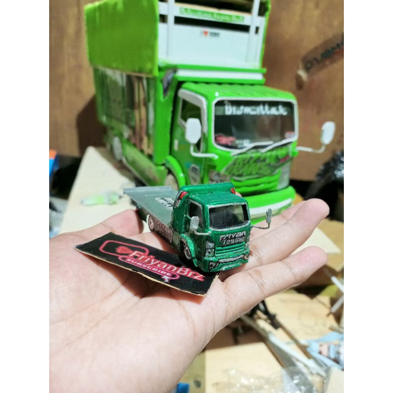 Diecast  Custom miniatur truk towing Isuzu elf giga nmr71 1/64 scale