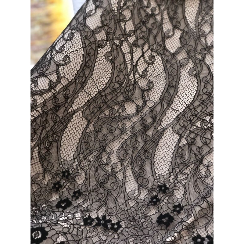 Chantilly Lace Panel/Bahan Kebaya