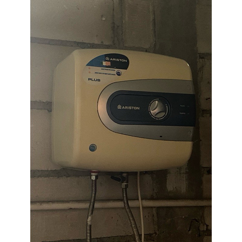 ariston (pemanas air)