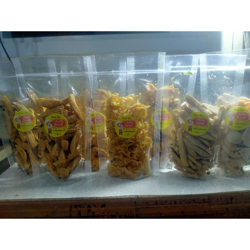 

Aulia Snack ( basreng, mie kremes, kripik pangsit )