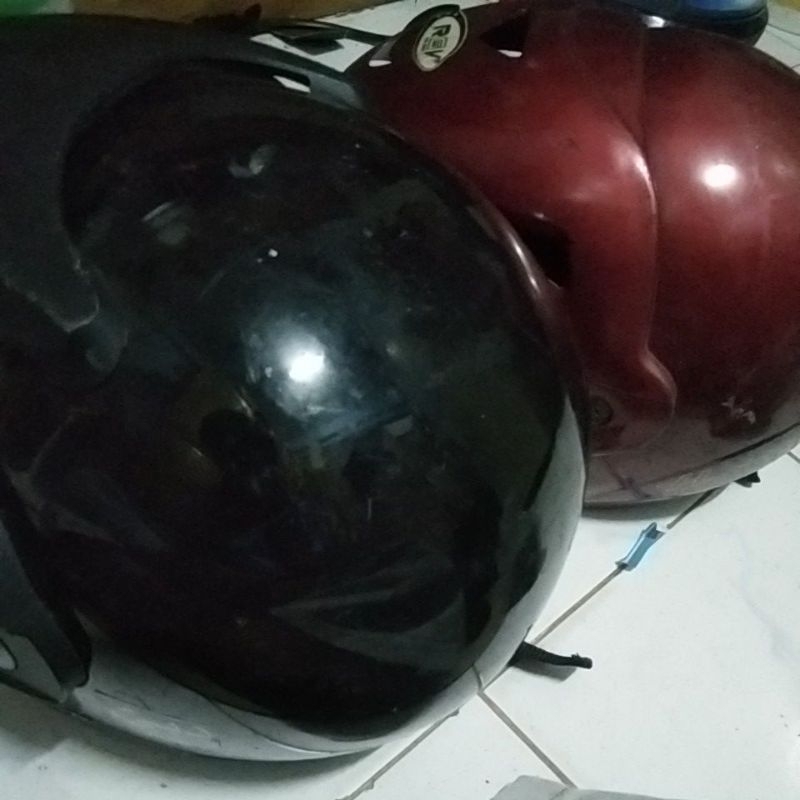 helm bekas