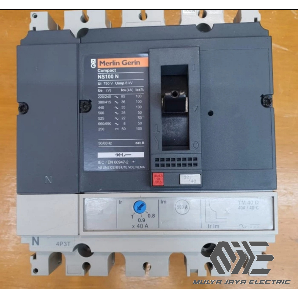Mccb ns100n 4p 50a 36kA merlin gerin 4pole 50amper ns100n 50a Merlin Gerin ori