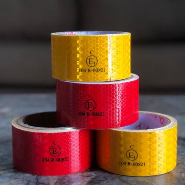 

KODE Y7Z5 1 ROLL 5M STIKER REFLEKTOR LOLOS UJI KIR DISHUB UNTUK TRUK BOX LAKBAN SCOTCHLITE PEMANTUL CAHAYA