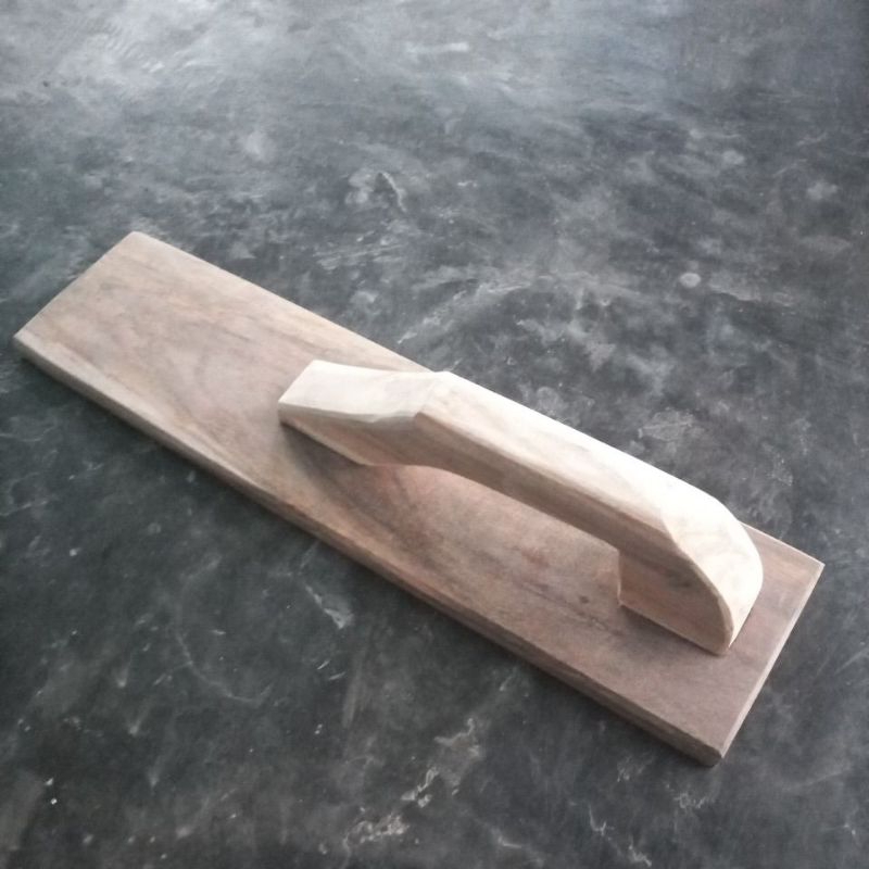 kusutan roskam raskam kayu kotak