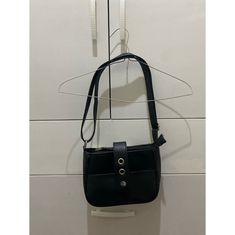 Preloved Tas/Slingbag Sophie Martin Paris