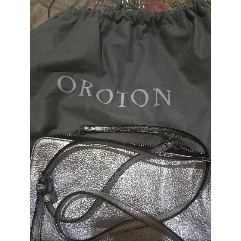 preloved tas slempang OROTON