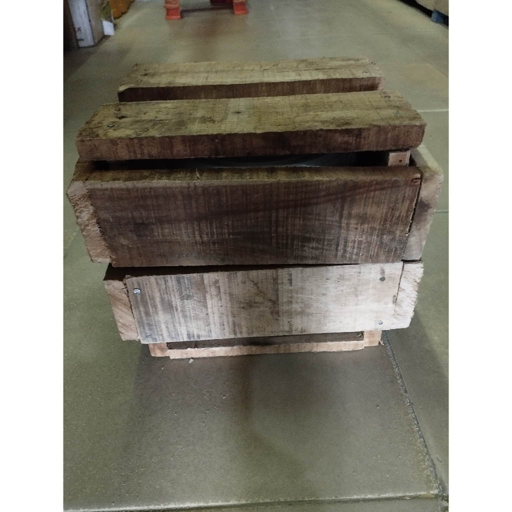 PACKING KAYU GALON(CAT 5KG)