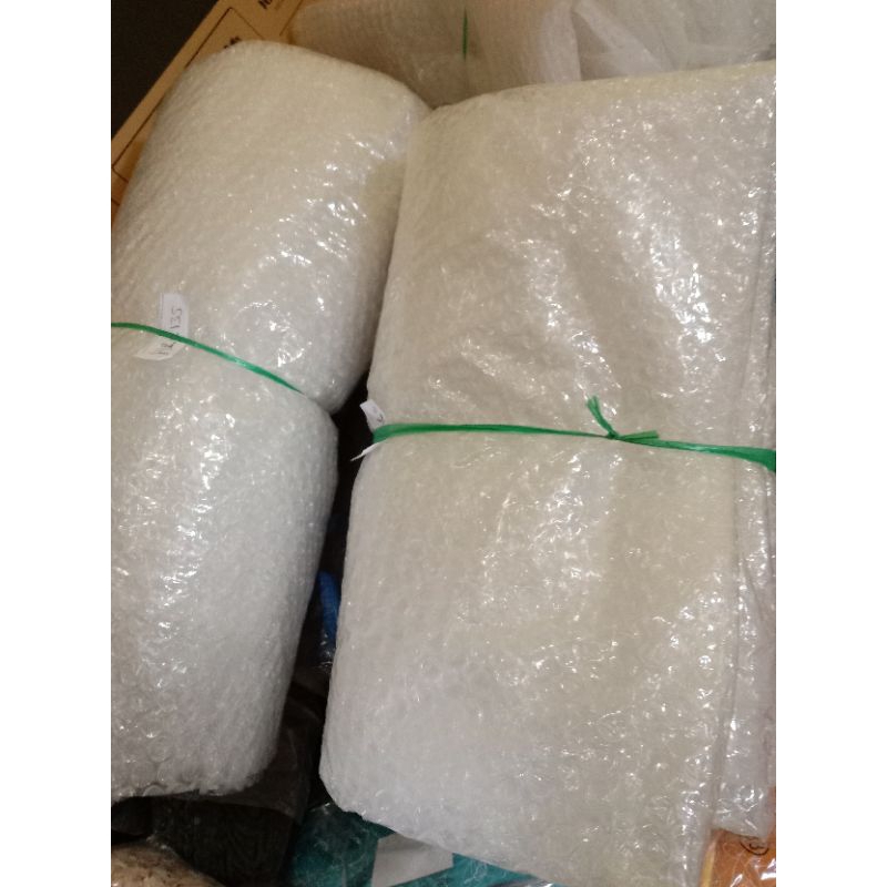 

Bubble wrap 1 meter setengah x 125 / 4 gulung bubble wrap