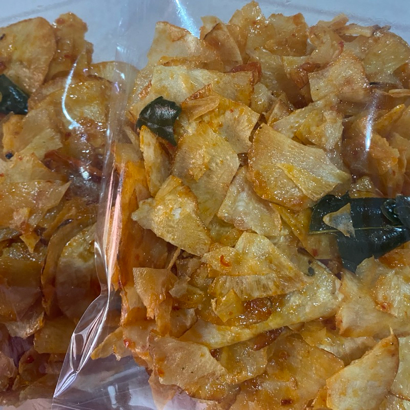 

Keripik Singkong Pedas Manis Daun Jeruk Balado/ Kerupuk Singkong Home Made Tanpa Bahan Pengawet 1 kg