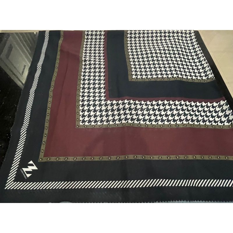 jilbab zaskia sungkar lengkao eengan box preloved