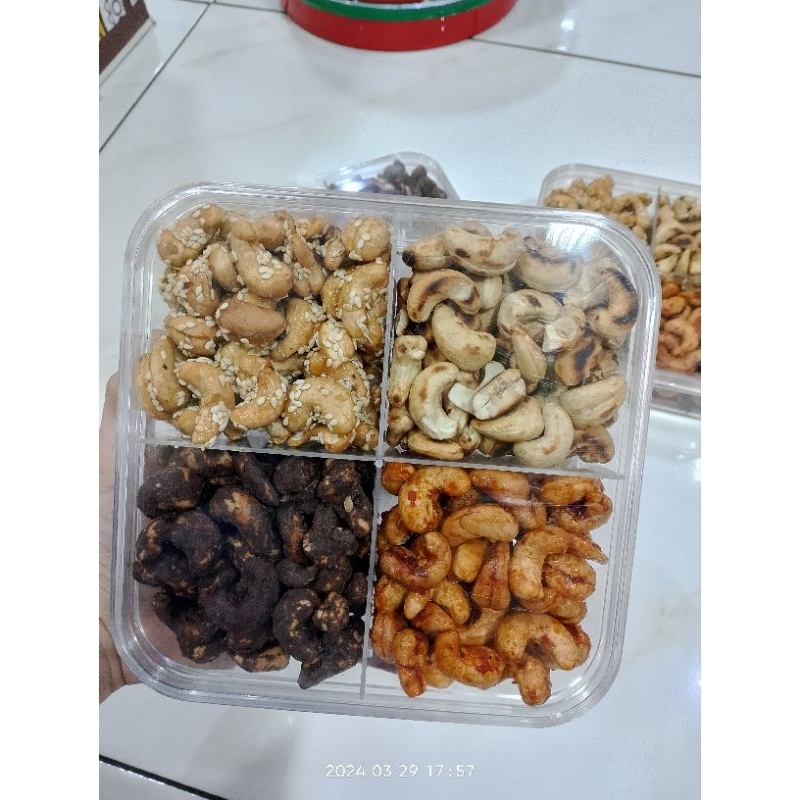 

Kacang Mete 4 rasa