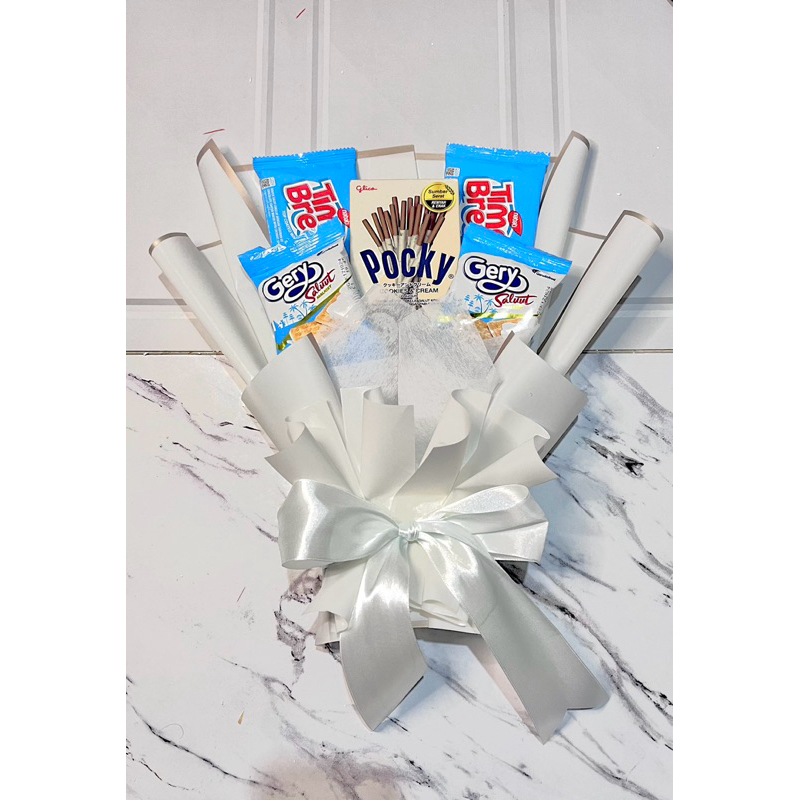 

buket snack tema warna putih