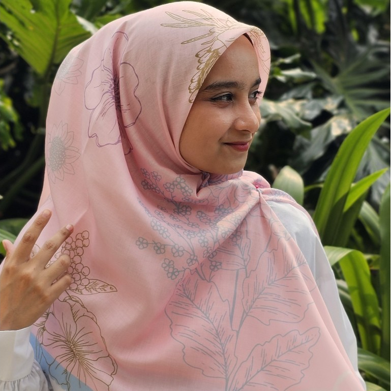 Zahrah Pink Sky Blue Hijab Segi Empat 115cm x 115cm