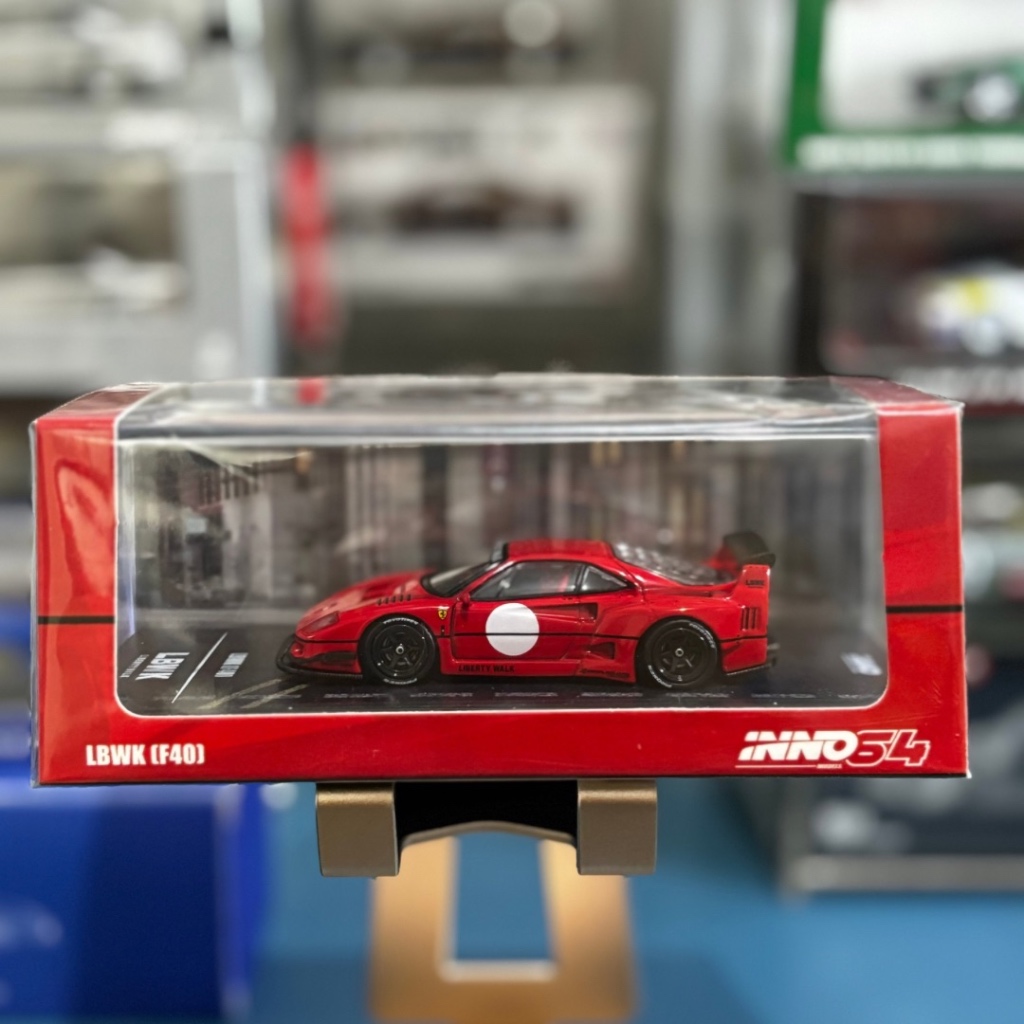 Inno64 1:64  LBWK (F40) Red | Inno 64 Models