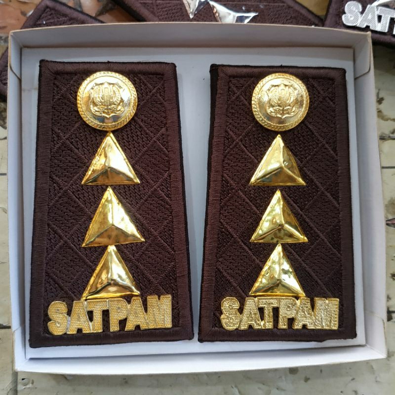 

Pangkat Satpam Terbaru Logam Bordir Kuning 3