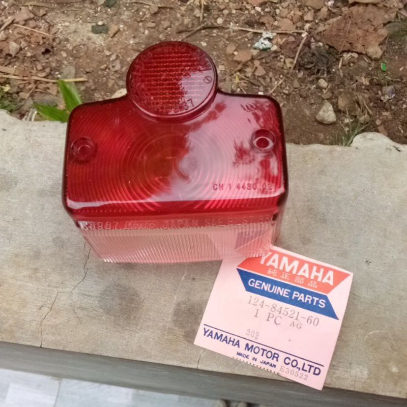 MIKA KACA LAMPU STOP YAMAHA 124-84521-60 YL1 YL 3 YAS1 YDS3 U5 U7 YG1 ASLI ORIGINAL NOS koito japan