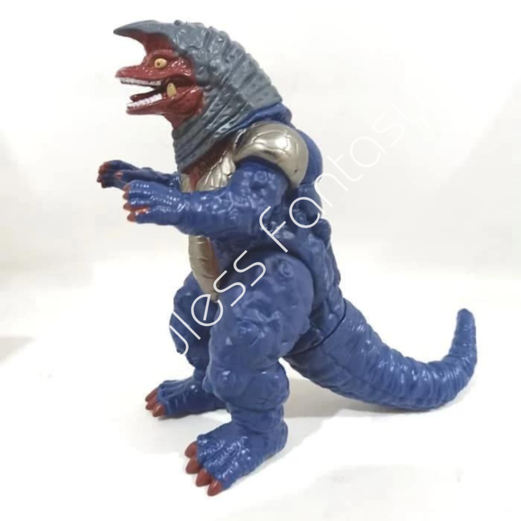 Ultraman Monster Series Golza Kaiju Figure