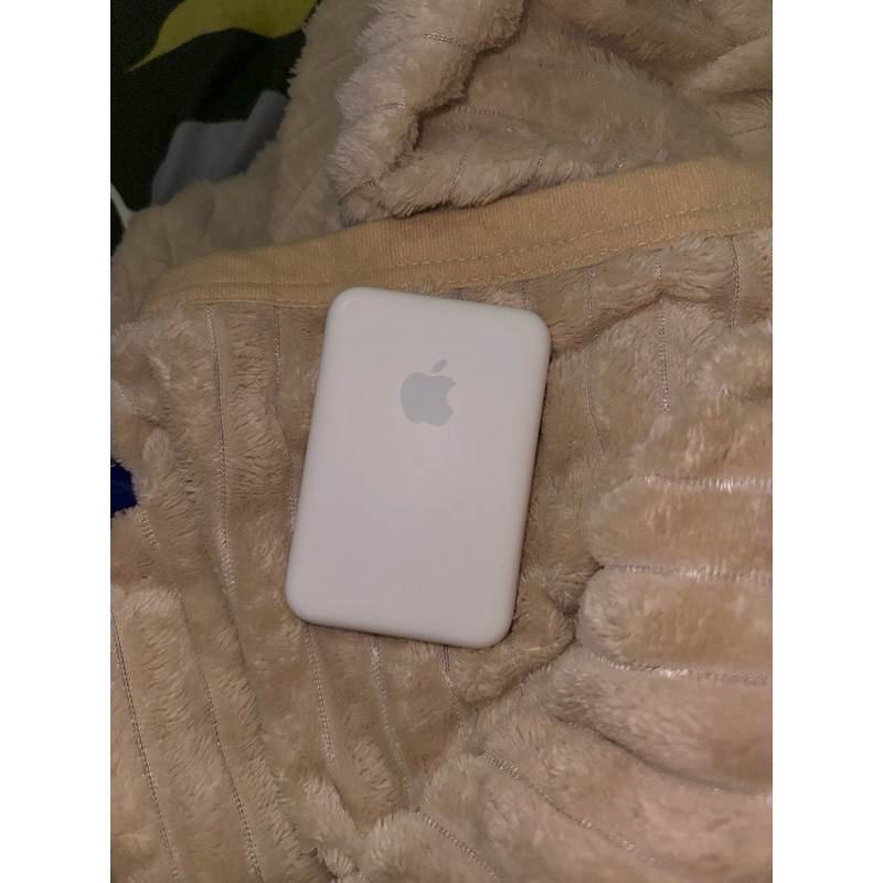 preloved powerbank/batery pack iphone original store ibox