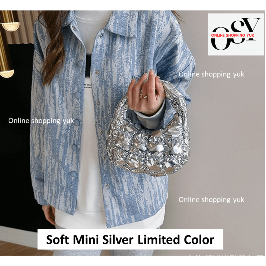 CARLYN SOFT MINI SILVER LIMITED EDITION. PUFFY BAG SOFT MINI.
