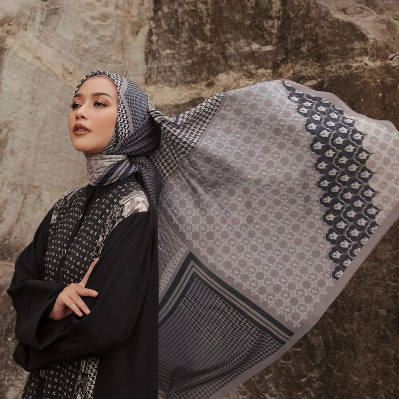 [NEW] Original Zaskia Sungkar Scarf Mariam Empire Black Hitam White Grey Bukan Preloved Ophelia Blac