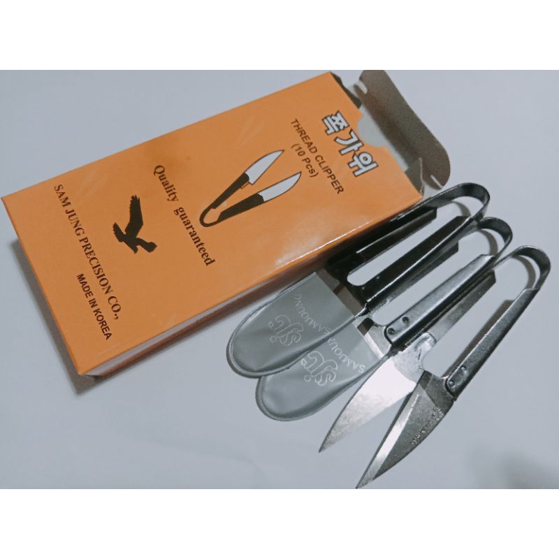 

1 Box GUNTING STAINLESS STEEL TC Hitam / Gunting Benang 1 Box (isi 12pcs)