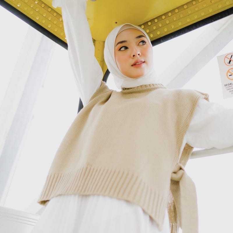 ROMPI TALI WANITA / ANDIN VEST RAJUT CROP / ILLO VEST KNIT HIJAB OOTD / VEST ROMPI TALI OUTER / ROMP