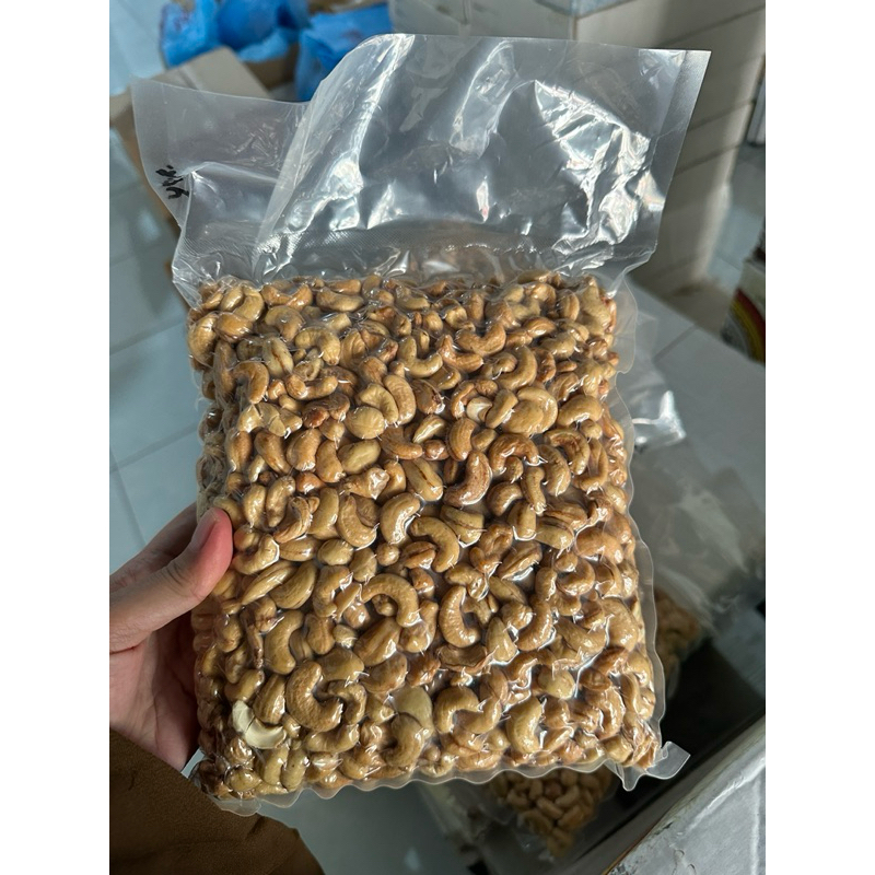 

Kacang Mete Oven 1 Kg Premium