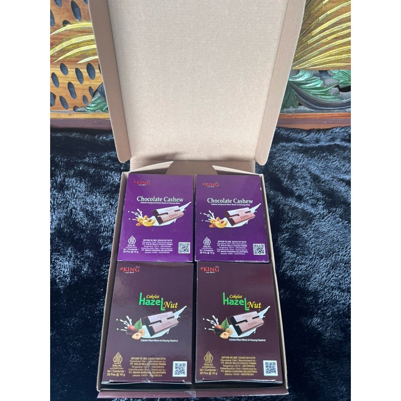 

Coklat Mix Cashew 2+ Hazelnut 2 ....( Cashew)